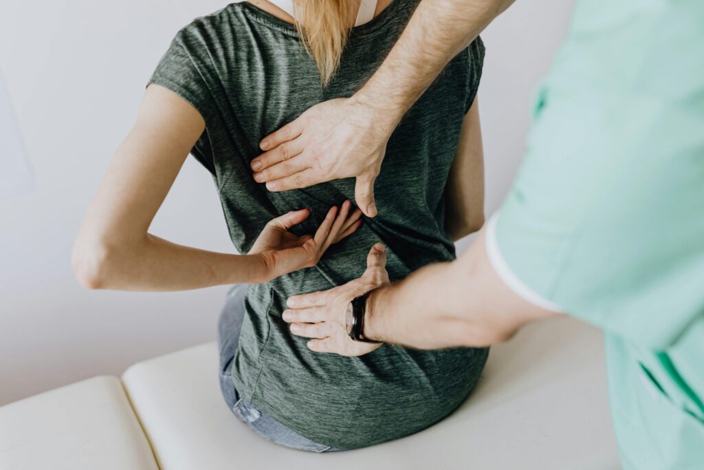 cách ngồi làm việc đúng tư thế